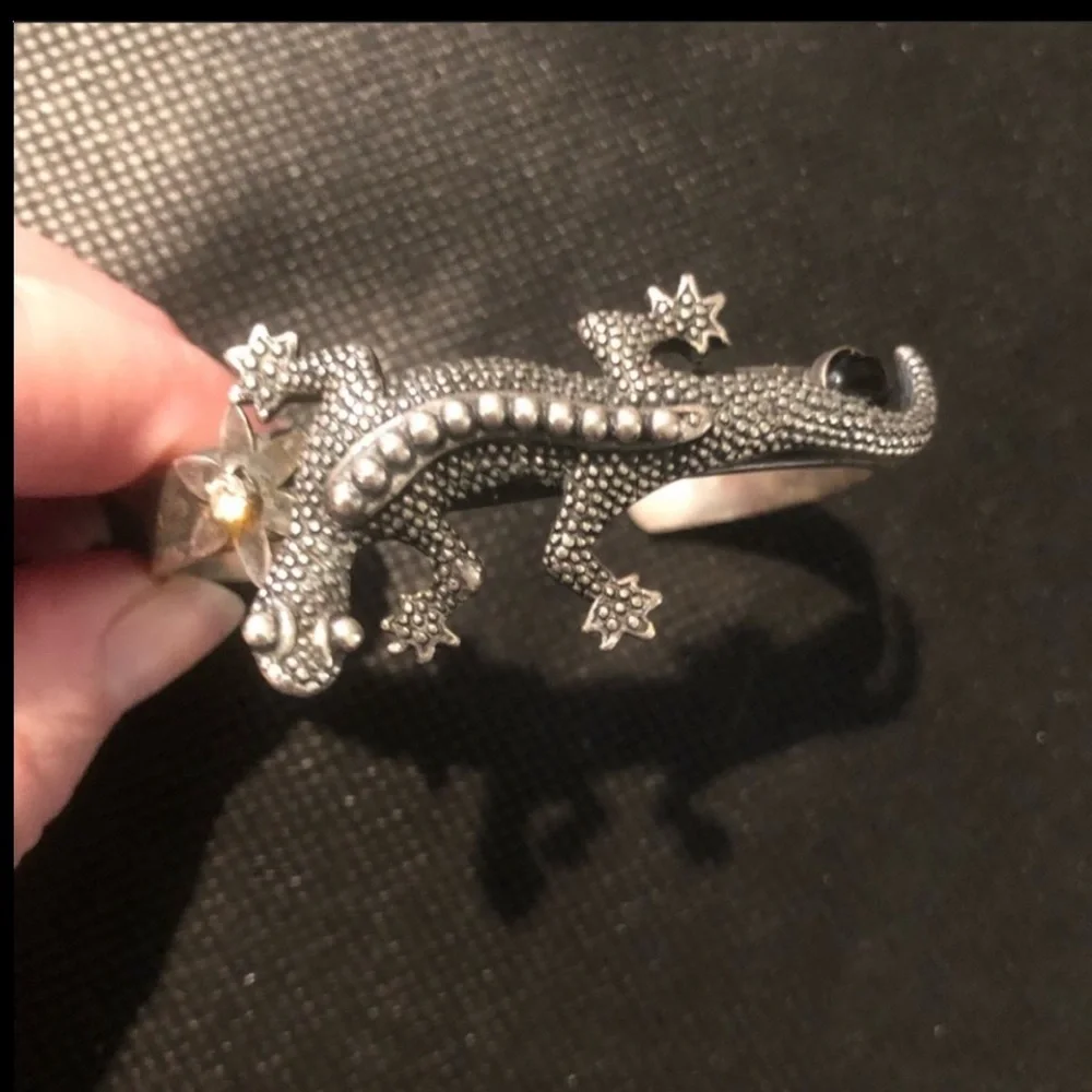 Mary De Marco salamander cuff bracelet Rare Very lifelike  detail Eyecatching